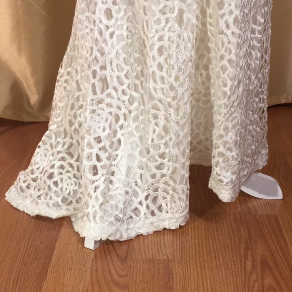🆕NWT Daisy White Crochet/Macrame Long Maxi Formal Side Cut Out Dress, Jr. L - Picture 2 of 8